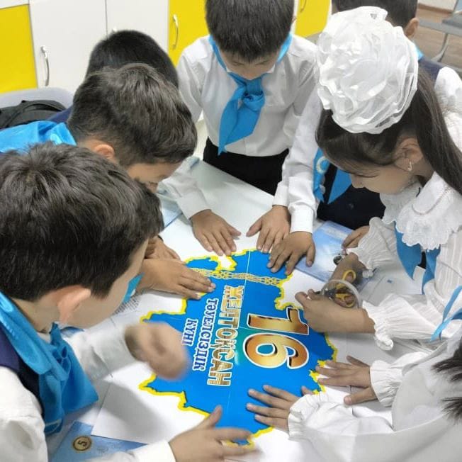 ТӘУЕЛСІЗДІК КҮНІНЕ ОРАЙ ТӘРБИЕ САҒАТТАРЫ ӨТКІЗІЛДІ